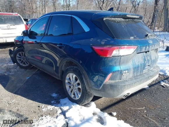 2020 Ford Escape SE with VIN 1FMCU9G63LUA64915, listed as a IAAI auction lot 41496260 with NaN miles. Bid and sale history available at carsss.com. Image 3.