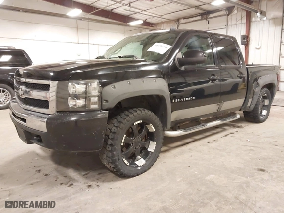 2007 Chevrolet Silverado 1500 LT w/1LT with VIN 3GCEK13M57G510256, listed as a IAAI auction lot 41690398 with 256,980 mi miles. Bid and sale history available at carsss.com. Image 2.