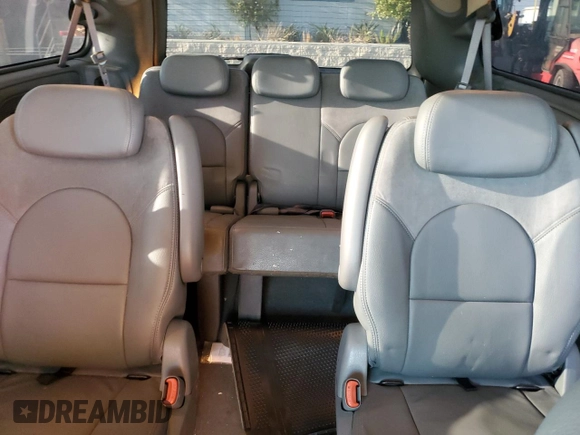 2006 Chrysler Town & Country LWB Limited with VIN 2A8GP64L96R797924, listed as a Copart auction lot 70880904 with 107,324 mi miles and Salvage Title. Bid and sale history available at carsss.com. Image 10.