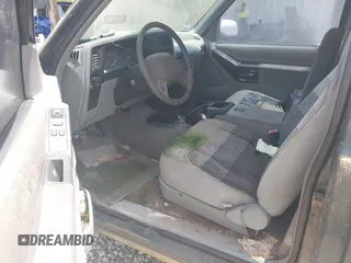 1991 Ford Explorer z VIN 1FMCU24X3MUA54214, wystawiony jako IAAI lot #42010794 z przebiegiem 55 239 mil mil oraz . Historia ofert i sprzedaży dostępna na DreamBid. Obrazek 5.