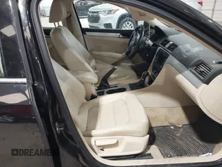 2013 Volkswagen Passat SE с VIN 1VWBH7A35DC134295, выставлен на аукционе IAAI как лот 42358750 с пробегом 144 732 миль миль и . История ставок и продаж доступна на DreamBid. Изображение 5.