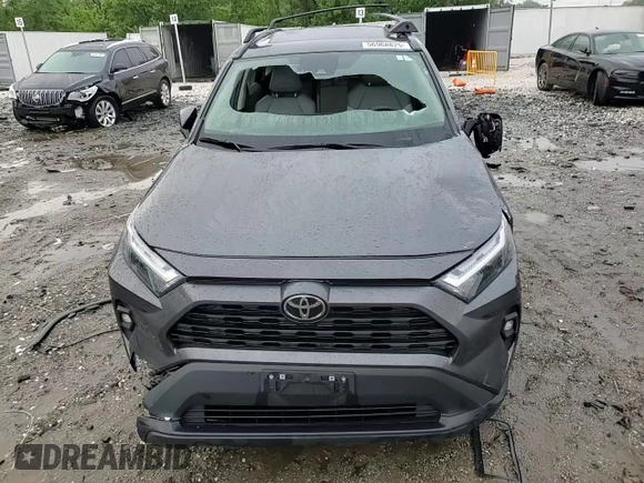 2023 Toyota RAV4 XLE Premium z VIN 2T3A1RFVXPC389584, wystawiony jako Copart lot #56968825 z przebiegiem 15 098 mil mil oraz Szkoda całkowita • Salvage title. Historia ofert i sprzedaży dostępna na DreamBid. Obrazek 14.