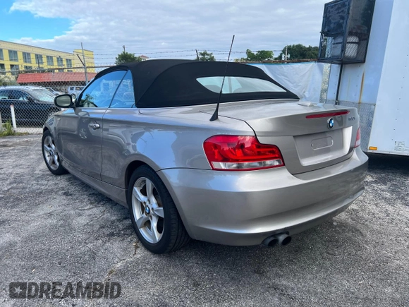 2012 BMW 1 Series 128i z VIN WBAUL7C52CVM81429, wystawiony jako Copart lot #80549174 z przebiegiem 155 938 mil mil oraz Tytuł czysty. Historia ofert i sprzedaży dostępna na DreamBid. Obrazek 3.