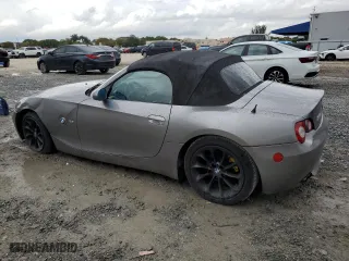 2005 BMW Z4 2.5i with VIN 4USBT33505LS53733, listed as a Copart auction lot 52353485 with 0 mi miles and Salvage Title. Bid and sale history available at carsss.com. Image 2.