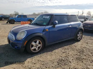 2009 MINI Cooper Hardtop with VIN WMWMF33519TW73848, listed as a Copart auction lot 46404675 with 134,686 mi miles and Clean Title. Bid and sale history available at carsss.com. Image 1.