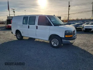 2021 GMC Savana Cargo Van with VIN 1GTW7AFP3M1270954, listed as a Copart auction lot 81899314 with 29,640 mi miles and Salvage Title. Bid and sale history available at carsss.com. Image 3.