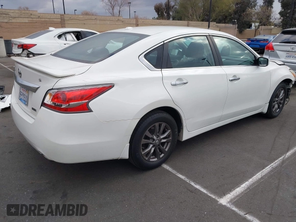 2015 Nissan Altima S with VIN 1N4AL3AP9FC468198, listed as a IAAI auction lot 41511370 with 58,085 mi miles and . Bid and sale history available at DreamBid. Image 4.