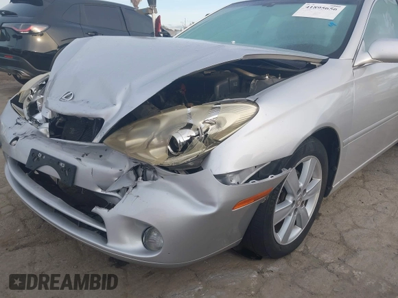 2005 Lexus ES 330 with VIN JTHBA30G355134384, listed as a IAAI auction lot 41895656 with 162,995 mi miles. Bid and sale history available at carsss.com. Image 12.