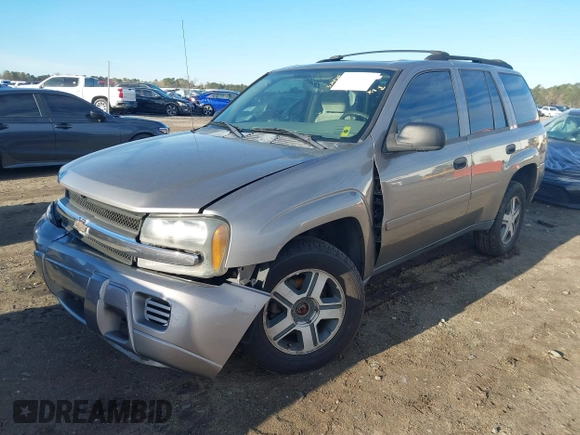2006 Chevrolet TrailBlazer LS with VIN 1GNDT13S462249241, listed as a IAAI auction lot 41869456 with 228,053 mi miles. Bid and sale history available at carsss.com. Image 18.