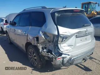 2013 Nissan Pathfinder SV with VIN 5N1AR2MM3DC684884, listed as a IAAI auction lot 41358063 with 151,959 mi miles. Bid and sale history available at carsss.com. Image 6.