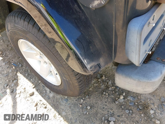 1998 Jeep Wrangler SE with VIN 1J4FY29P5WP793305, listed as a IAAI auction lot 42653372 with 190,047 mi miles and . Bid and sale history available at DreamBid. Image 14.