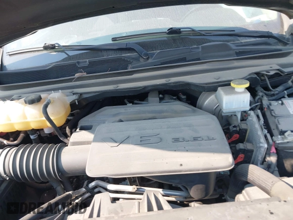 2019 Ram 1500 Big Horn z VIN 1C6RRFFGXKN709911, wystawiony jako IAAI lot #40337177 z przebiegiem 124 338 mil mil oraz . Historia ofert i sprzedaży dostępna na DreamBid. Obrazek 10.