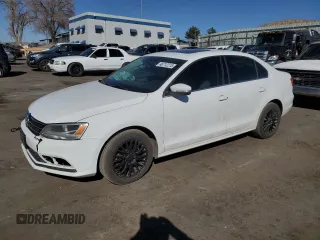 2015 Volkswagen Jetta Sedan 1.8T SE w/Connectivity with VIN 3VWD07AJ0FM305731, listed as a Copart auction lot 46712215 with 176,548 mi miles and Salvage Title. Bid and sale history available at carsss.com. Image 1.