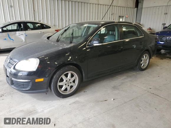 2010 Volkswagen Jetta SE z VIN 3VWRZ7AJ6AM008385, wystawiony jako Copart lot #57527875 z przebiegiem 194 632 mil mil oraz Nie do naprawy • Non repairable. Historia ofert i sprzedaży dostępna na DreamBid. Obrazek 1.