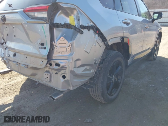 2021 Toyota RAV4 Hybrid XSE with VIN 2T3E6RFV3MW006825, listed as a IAAI auction lot 41787718 with 45,979 mi miles. Bid and sale history available at carsss.com. Image 18.
