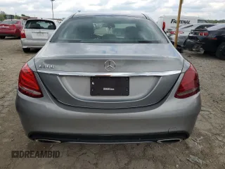 2015 Mercedes-Benz C 300 z VIN 55SWF4JB7FU066621, wystawiony jako Copart lot #58784595 z przebiegiem 141 976 mil mil oraz Czysty tytuł • Clean title. Historia ofert i sprzedaży dostępna na DreamBid. Obrazek 6.
