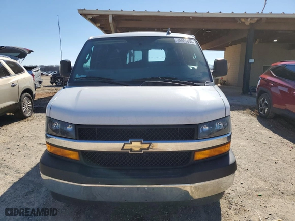 2018 Chevrolet Express Passenger LT with VIN 1GAZGPFG1J1320173, listed as a Copart auction lot 45585895 with 202,040 mi miles and Salvage Title. Bid and sale history available at carsss.com. Image 5.