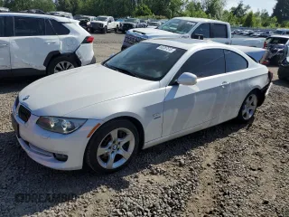 2011 BMW 3 Series 335i xDrive z VIN WBAKF9C51BE620023, wystawiony jako Copart lot #60287515 z przebiegiem 123 353 mil mil oraz Szkoda całkowita • Salvage title. Historia ofert i sprzedaży dostępna na DreamBid. Obrazek 1.