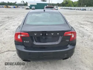 2014 Volvo S60 T5 z VIN YV1612FS8E1297400, wystawiony jako Copart lot #56210625 z przebiegiem 207 767 mil mil oraz Szkoda całkowita • Salvage title. Historia ofert i sprzedaży dostępna na DreamBid. Obrazek 6.