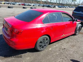 2014 Volkswagen Jetta S z VIN 3VW2K7AJ2EM391611, wystawiony jako IAAI lot #41925995 z przebiegiem 87 341 mil mil oraz . Historia ofert i sprzedaży dostępna na DreamBid. Obrazek 4.