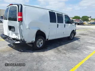 2007 Chevrolet Express Cargo Van with VIN 1GCGG25V171126172, listed as a IAAI auction lot 42096559 with 284,797 mi miles. Bid and sale history available at carsss.com. Image 4.