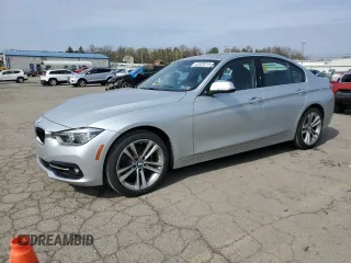 2017 BMW 3 Series 330i xDrive z VIN WBA8D9C32HA004345, wystawiony jako Copart lot #52929215 z przebiegiem 37 525 mil mil oraz Szkoda całkowita • Salvage title. Historia ofert i sprzedaży dostępna na DreamBid. Obrazek 1.