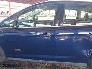 2017 Ford C-Max Energi Titanium with VIN 1FADP5FU4HL117035, listed as a IAAI auction lot 41307723 with 111,750 mi miles. Bid and sale history available at carsss.com. Image 14.