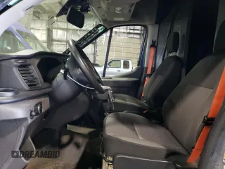 2020 Ford Transit Cargo с VIN 1FTBR3X82LKA18648, выставлен на аукционе Copart как лот 47137805 с пробегом 68 313 миль миль и Списание • Salvage title. История ставок и продаж доступна на DreamBid. Изображение 7.