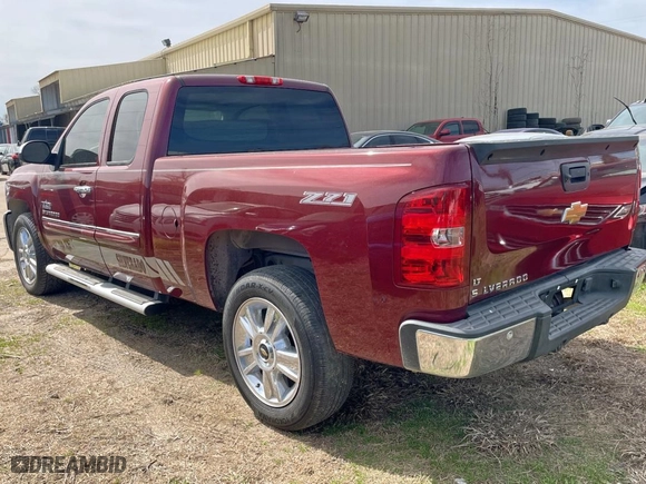 2013 Chevrolet Silverado 1500 LT with VIN 1GCRCSE08DZ117975, listed as a Copart auction lot 47416735 with 165,887 mi miles and Clean Title. Bid and sale history available at carsss.com. Image 3.
