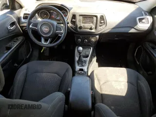 2018 Jeep Compass Sport z VIN 3C4NJDAB6JT101655, wystawiony jako Copart lot #55468205 z przebiegiem 125 766 mil mil oraz Szkoda całkowita • Salvage title. Historia ofert i sprzedaży dostępna na DreamBid. Obrazek 8.