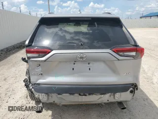 2021 Toyota RAV4 XLE Premium z VIN 2T3C1RFV9MW104408, wystawiony jako Copart lot #64117035 z przebiegiem 54 946 mil mil oraz Szkoda całkowita • Salvage title. Historia ofert i sprzedaży dostępna na DreamBid. Obrazek 6.