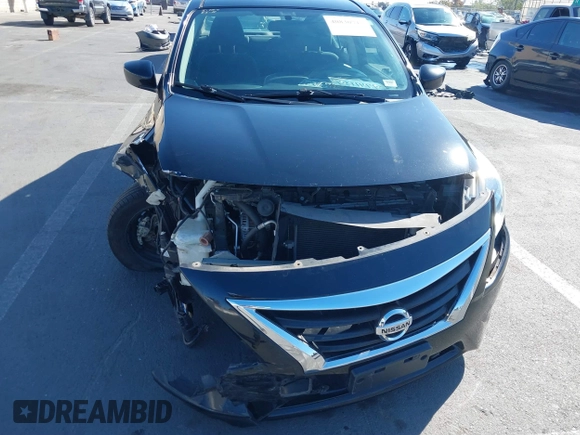 2016 Nissan Versa S z VIN 3N1CN7APXGL828172, wystawiony jako IAAI lot #40830717 z przebiegiem 53 910 mil mil oraz . Historia ofert i sprzedaży dostępna na DreamBid. Obrazek 6.