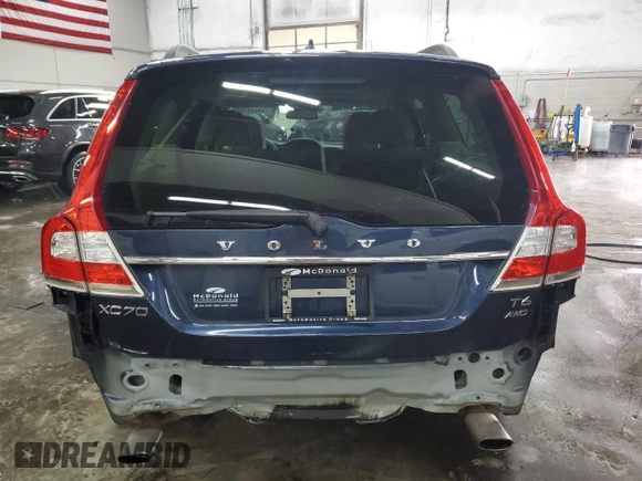2014 Volvo XC70 T6 with VIN YV4902BZ8E1179756, listed as a Copart auction lot 44568785 with 49,016 mi miles and Salvage Title. Bid and sale history available at DreamBid. Image 6.