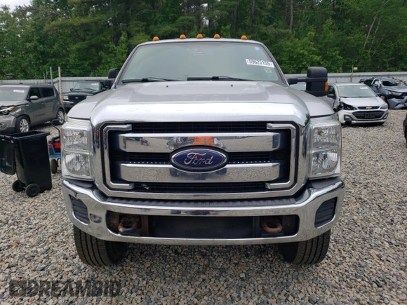 2014 Ford F-250 XL with VIN 1FT7W2B66EEA95457, listed as a Copart auction lot 59625155 with 118,040 mi miles and Salvage title. Bid and sale history available at DreamBid. Image 5.