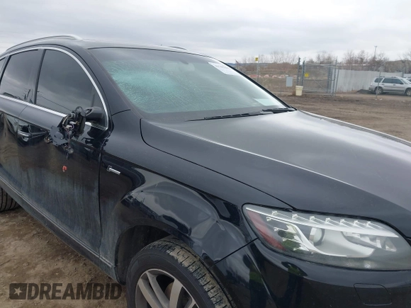 2015 Audi Q7 3.0T Premium Plus with VIN WA1LGBFE2FD006160, listed as a IAAI auction lot 41702382 with 85,706 mi miles. Bid and sale history available at carsss.com. Image 18.