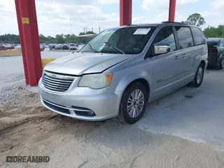 2011 Chrysler Town & Country Touring-L with VIN 2A4RR8DG5BR758678, listed as a IAAI auction lot 42075319 with 184,906 mi miles. Bid and sale history available at carsss.com. Image 2.