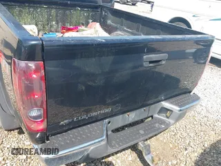 2006 Chevrolet Colorado Z71 with VIN 1GCDS146868221033, listed as a IAAI auction lot 42688211 with 178,151 mi miles and . Bid and sale history available at DreamBid. Image 6.