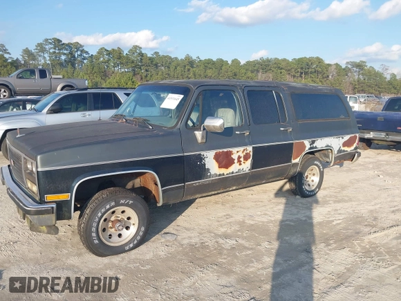 1989 GMC Suburban z VIN 1GKEV16KXKF536870, wystawiony jako IAAI lot #41531645 z przebiegiem 13 976 mil mil oraz . Historia ofert i sprzedaży dostępna na DreamBid. Obrazek 6.