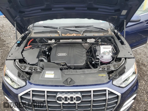 2024 Audi Q5 Premium with VIN WA1ABAFYXR2033441, listed as a Copart auction lot 72028114 with 4,223 mi miles and Salvage Title. Bid and sale history available at carsss.com. Image 12.
