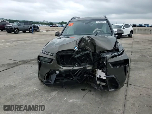 2024 BMW X7 xDrive40i z VIN 5UX23EM03R9U96572, wystawiony jako Copart lot #54822015 z przebiegiem Nie podano mil oraz Szkody całkowita. Historia ofert i sprzedaży dostępna na DreamBid. Obrazek 14.