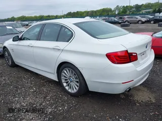 2011 BMW 5 Series 535i xDrive z VIN WBAFU7C57BDU56228, wystawiony jako IAAI lot #42258270 z przebiegiem 103 823 mil mil oraz . Historia ofert i sprzedaży dostępna na DreamBid. Obrazek 3.