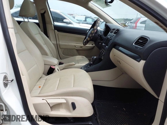 2012 Volkswagen Jetta TDI w/Sunroof & Nav with VIN 3VWPL7AJ4CM686287, listed as a IAAI auction lot 42610987 with 154,703 mi miles and . Bid and sale history available at DreamBid. Image 5.