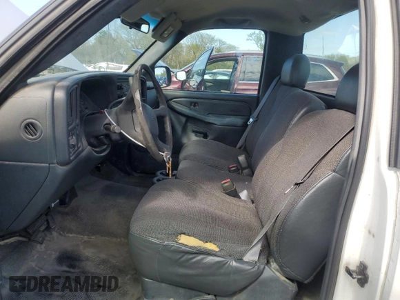 2002 Chevrolet Silverado 1500 Commercial with VIN 1GCEC14W22Z103551, listed as a Copart auction lot 55684265 with 272,079 mi miles and Clean Title. Bid and sale history available at DreamBid. Image 7.