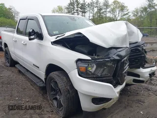 2022 Ram 1500 Big Horn z VIN 1C6SRFBT4NN445190, wystawiony jako IAAI lot #42182639 z przebiegiem 16 802 mil mil oraz . Historia ofert i sprzedaży dostępna na DreamBid. Obrazek 1.