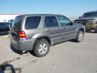 2006 Ford Escape XLS with VIN 1FMYU02Z16KA22746, listed as a IAAI auction lot 41949781 with 231,666 mi miles. Bid and sale history available at carsss.com. Image 4.
