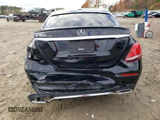 2018 Mercedes-Benz E-Class E 300 with VIN WDDZF4JBXJA371181, listed as a Copart auction lot 68609982 with 28,860 mi miles. Bid and sale history available at carsss.com. Image 6.