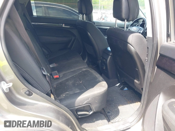 2015 Kia Sorento LX with VIN 5XYKT4A75FG640517, listed as a IAAI auction lot 42019468 with 135,710 mi miles. Bid and sale history available at carsss.com. Image 8.