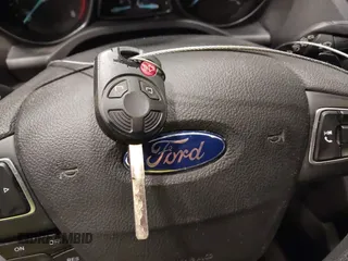 2017 Ford Escape SE z VIN 1FMCU9GD6HUC10553, wystawiony jako IAAI lot #42174098 z przebiegiem 101 243 mil mil oraz . Historia ofert i sprzedaży dostępna na DreamBid. Obrazek 11.