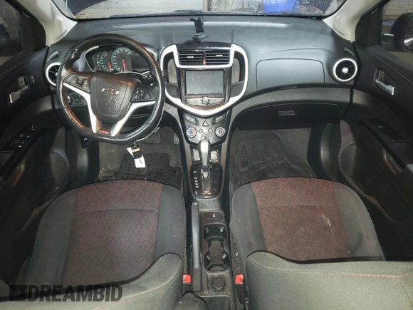 2018 Chevrolet Sonic LT z VIN 1G1JD6SB8J4139628, wystawiony jako Copart lot #84888984 z przebiegiem 81 790 mil mil oraz Szkoda całkowita • Salvage title. Historia ofert i sprzedaży dostępna na DreamBid. Obrazek 8.