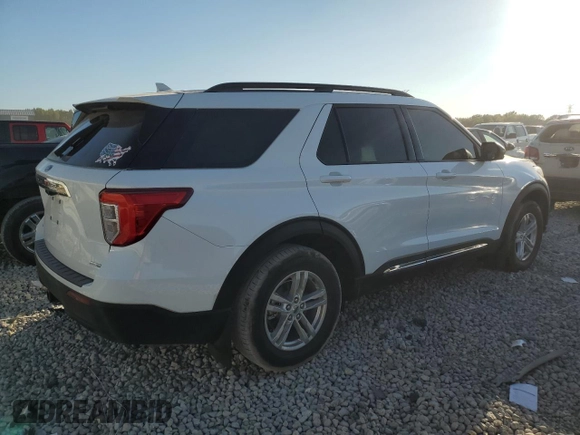 2020 Ford Explorer XLT with VIN 1FMSK8DH6LGC67152, listed as a Copart auction lot 41470355 with 35,200 mi miles and Salvage Title. Bid and sale history available at carsss.com. Image 3.